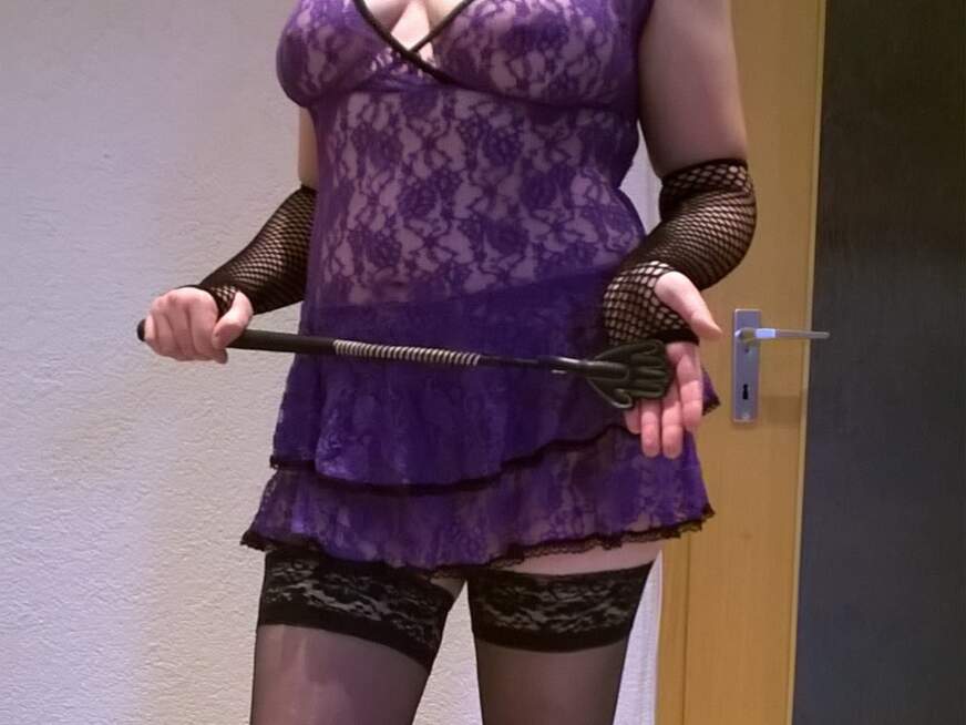 Schwarze Schuhe mit Glitzer .... - Erotik Amateur