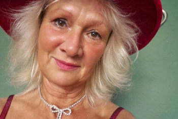 Dirtytalk, Zeigen in der Öffentlichkeit, Deepthroating (Hardcore Blasen), Gesichtsbesamung, Eier lecken, Creampie, Rollenspiele, High-Heels, Lack,Leder, Latex, Wachs-Spiele, Devote Rollen, Demütigung, Rohrstockerziehungen, Spanking