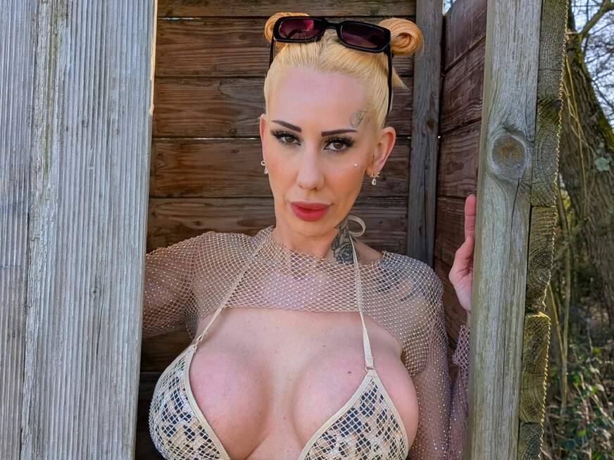 Frühstück a la S*****z, Wenn der Mitbewohner mehr als Kaffee serviert - Erotik Amateur