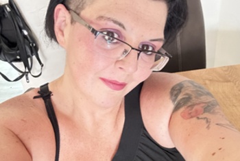 X-Silber-Kralle-X, 38 Jahre, Pornodarstellerin, aus treis