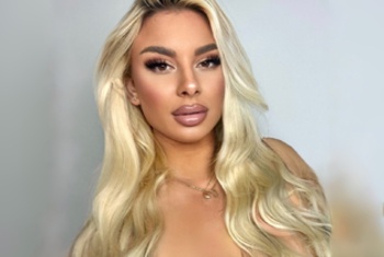 Luxuriaa, 28 Jahre, Pornodarstellerin, aus Tschechien