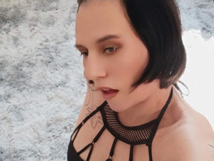 Sklavens******e in Handschellen musste B**sen l****n w*****n - Erotik Amateur