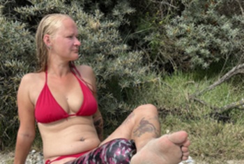  Hallo ihr lieben.  Ich bin eine 39jährige Milf, die Beinamputiert ist. Ich zeige gern mein Stumpf und erfülle euch eure geheimsten Wünsche. Wolltet ihr schon immer mal ein Stumpf-Schwanzvergleich sehen, wie mein Stumpf eingesaut wird mit den verschiedensten Flüssigkeiten? Dann seit Ihr hier richtig. Aber wir können auch anders in eine geheimnisvolle Welt abtauchen und Sie erkunden. meldet euch einfach bei mir und schreibt mir, was ihr sehen wollt.  Gerne treffe ich euch auch in Livecams. Wir sehen uns. Bis dahin habt eine geile Zeit