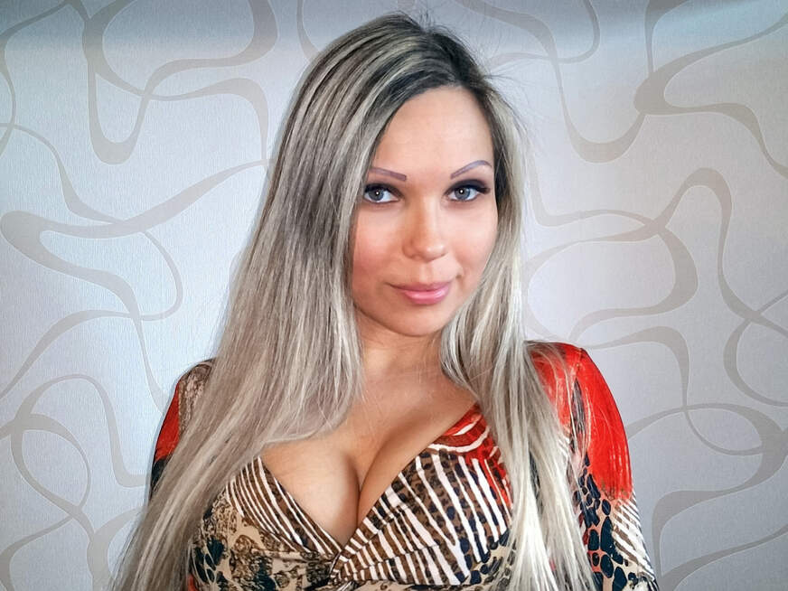 Masturbation in meinem Stewardess-Outfit! - Erotik Amateur