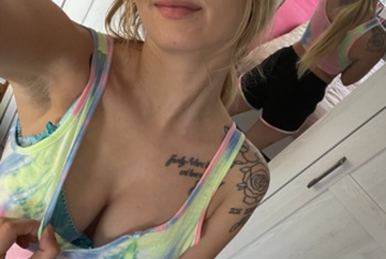 LillySweet, 24 Jahre, Pornodarstellerin, aus Kassel, Hessen