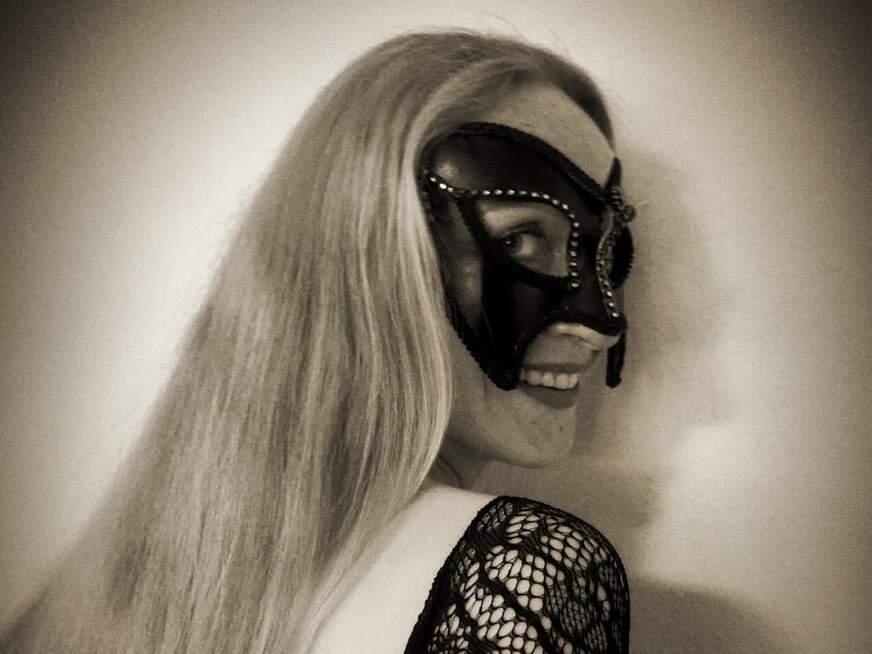 B**wjob und danach a**l b*****t worden im geilen Nylonoutfit - Erotik Amateur