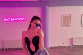 ValLov, 19 Jahre, Pornodarstellerin aus Moldavien