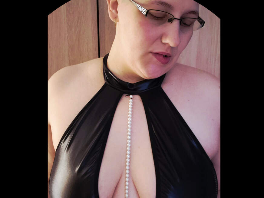 Massiere meine Titten, gefällt dir sowas? - Erotik Amateur
