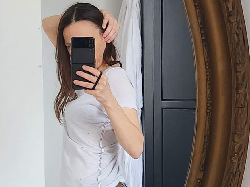 Selbstbefriedigung in der Dusche - Erotik Amateur