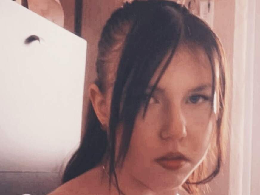 Weihnachtsbaum schmuecken mit leggins - Erotik Amateur