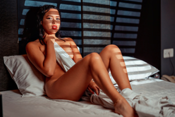 AmandaMiller  