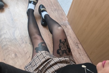 Skingirl18                                                             Hey ihr Lieben ,Ich biete euch folgendes an :• Getragene Strumpfhosen mit sowie auch ohne Laufmaschen •Getragene Strings •Getragene Söckchen (Lang/Kurz) • Bilder von Titten ,a***h und P***y (Sets beginnen ab 10 Bildern ) •Fußbilder •Sexchat mit Bildern /Sprachnotizen •Dominante Chats sowie sprachnotizen • Telefonieren falls du mal ein Ohr zum Zuhören brauchst (Seelsorge sowie auch normales talken ) •k* Pur (auch Videos dazu) • NS pur |• Bilder  gibt es auch von mir Preisliste :   •  Socken kurz/lang 15,-€                     •  Strumpfhosen 15,-€                     • Slips 25,-€                     • Ns 20,-€                     • K* 30,-€                 • Sexchat 30 min 35-€                    • 10 Fotos  (wo du meine Brüste ,a***h p***y sehen kannst) würden  25,-€ kosten • Stiefel l****n kostet bei mir 35,-€ Ihr bekommt alles mit viel Liebe zugeschickt️ Meine Tabus :  Ich biete KEINEN Körperkontakt an ,darunter zählt Logischerweise : Sex ,H*****b,o**l etc . • Alles was mit Körperkontaktoder zuschauen real zutun hat!  • A**le Spielchen per Cam biete ich auch nicht an  • Ich möchte kein gespamme! Nein heißt nein! Ich freue mich über eure Nachrichten! Ich schicke euch gern meine  Wunschliste  SONSTIGESMeine Körper :Größe beträgt :1,50Nationalität: Deutsch Meine Augenfarbe :Blau /grünMeine Kleidungsgröße : Gr.S Meine Schuhgröße beträgt :38Und ich bin NichtraucherIch erwarte deinen Respekt ! Denn ich habe hier im Profil zustehen ,dass ich keinen Sex anbiete und irgendwie wird es überlesen oder komplett ignoriert.Ich biete KEINEN körperkontakt an !!!