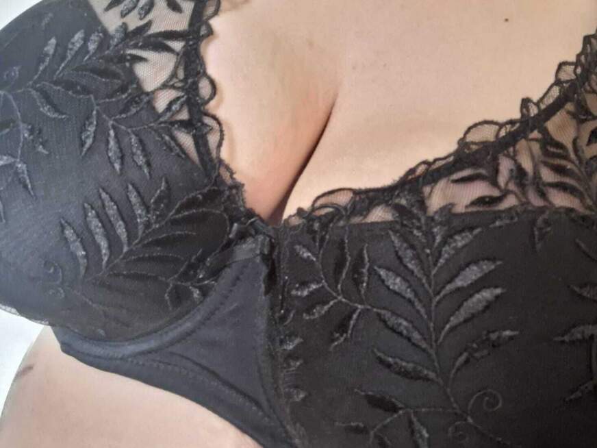Große Titten ein Schäumen - Erotik Amateur
