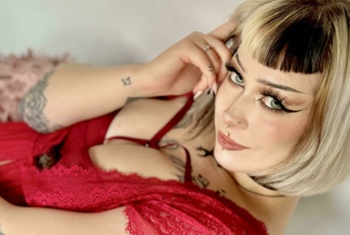 ViviaDarc, 29 Jahre, Pornodarstellerin, aus Berlin