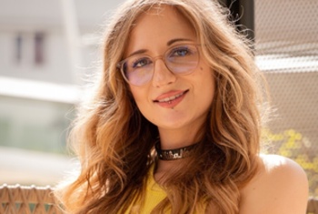 MikaNox, 25 Jahre, Pornodarstellerin