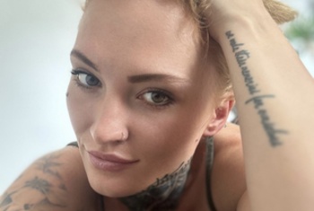 InkedNaddy, 29 Jahre, Pornodarstellerin