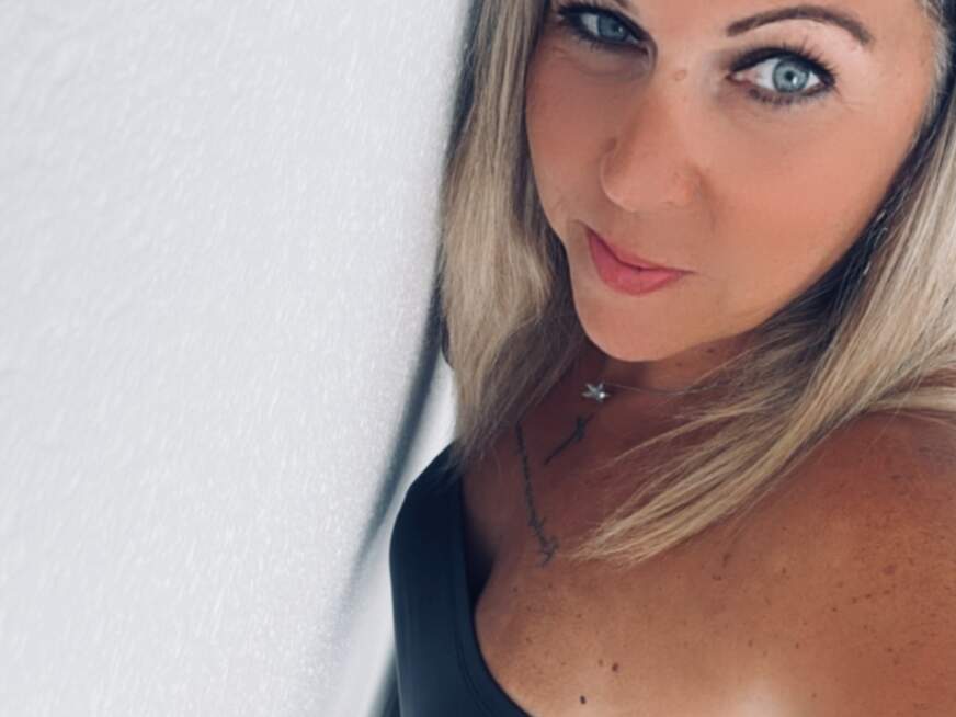 Mein neues Toy hat gewartet! Wie geil das war! - Erotik Amateur