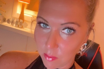 HotAurelie, 46 Jahre, Pornodarstellerin