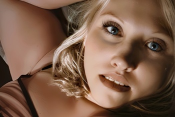 Lara393, 33 Jahre, Pornodarstellerin