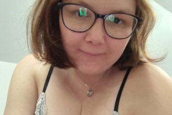 Hotcurvywild, 34 Jahre, Pornodarstellerin