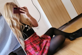 LinaLush, 25 Jahre, Pornodarstellerin, aus Freiburg im Breisgau