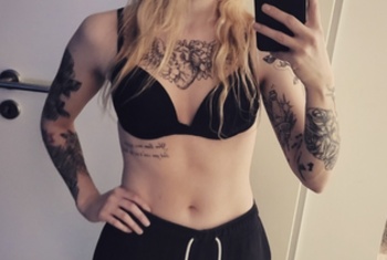 ToniLex, 29 Jahre, Pornodarstellerin, aus Berlin
