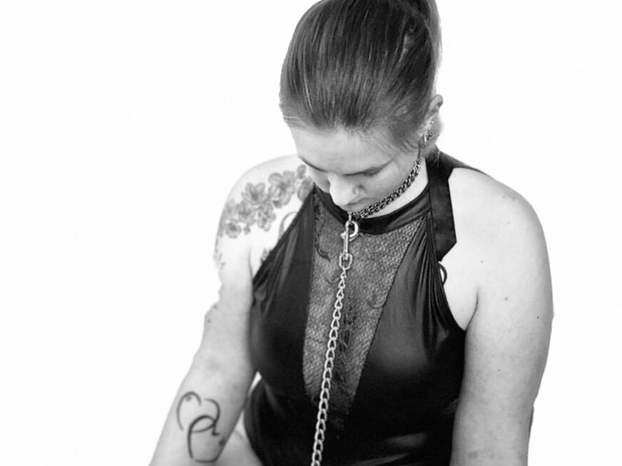 Aufgepumpte M****i - Erotik Amateur