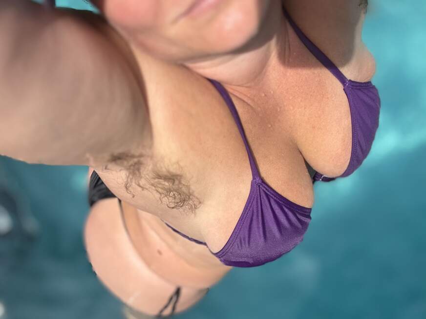 Im Auto a*********t - Erotik Amateur