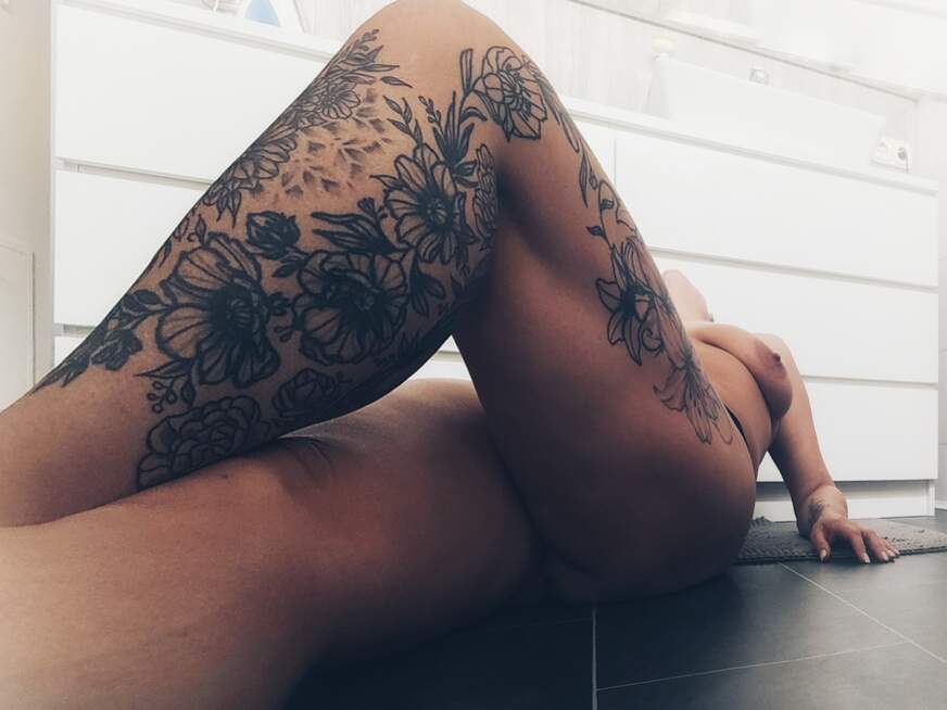 Schnell ein S****t vor der Arbeit - Erotik Amateur