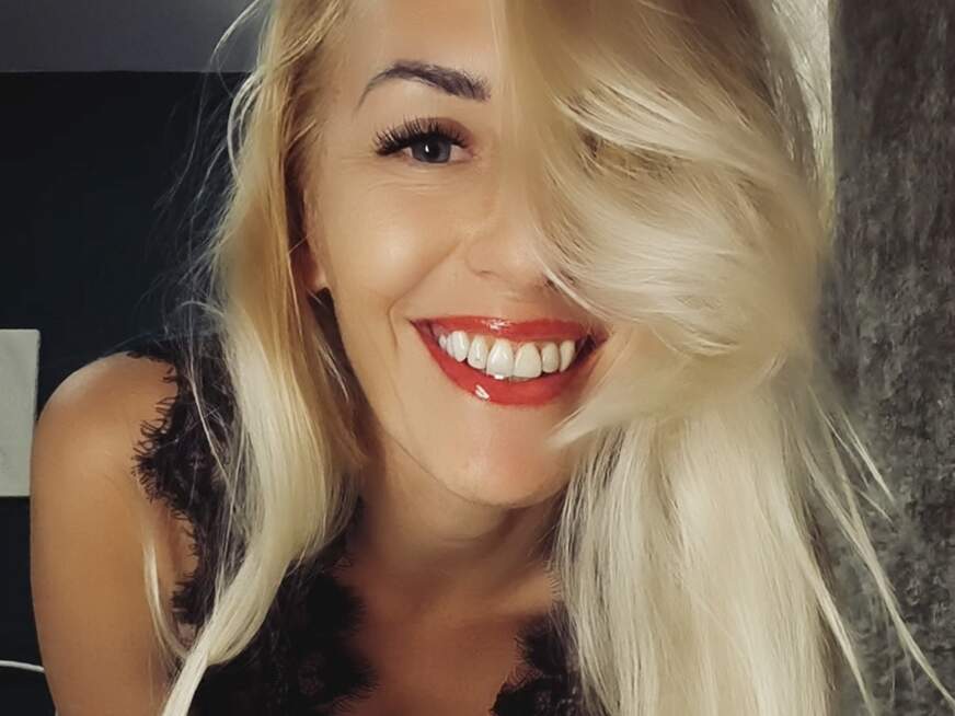 RedHeels-Dildoaction - Erotik Amateur