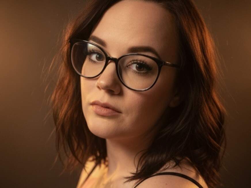 Meine Titten werden gecremt - Erotik Amateur