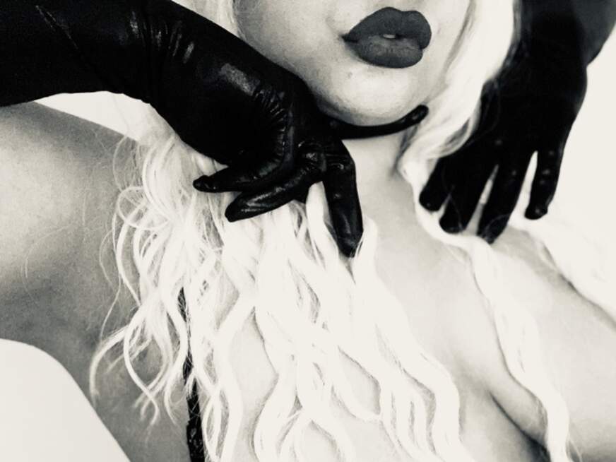 Willst du mir auch meine titten kneten - Erotik Amateur