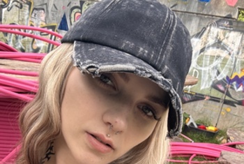 VickyRose, 22 Jahre, Pornodarstellerin