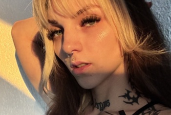 VickyRose, 22 Jahre, Pornodarstellerin