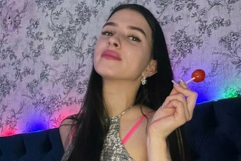 Blum98, 22 Jahre, Pornodarstellerin aus Ukraine