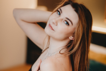LatoyaSuss, 22 Jahre, Pornodarstellerin, aus Polen