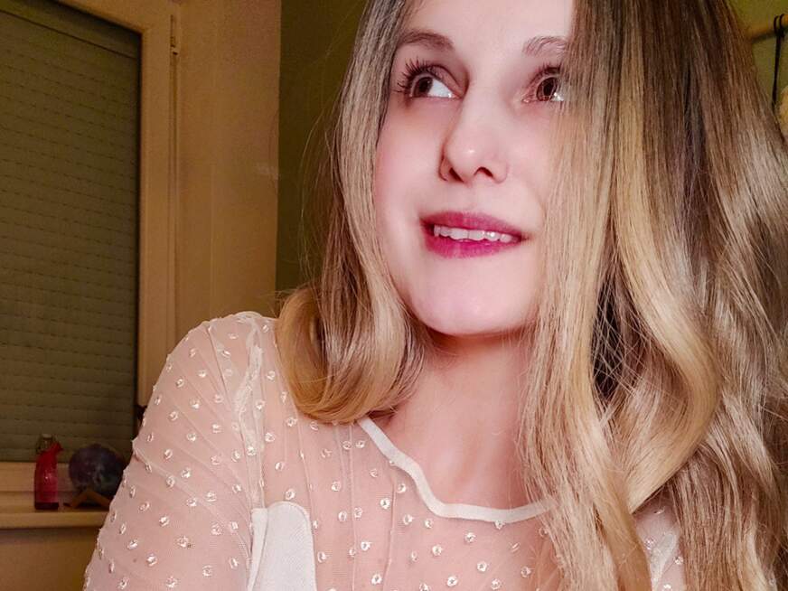 Sinnliches Solo-Vergnügen in heißen Dessous! Ich f*****e mich zum Höhepunkt! - Erotik Amateur