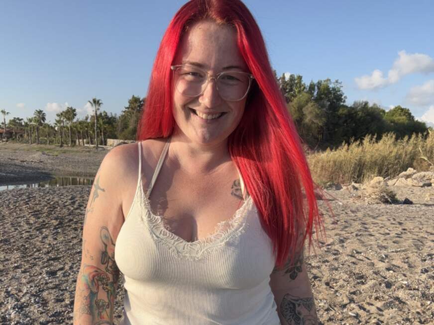 statt f****t direkt N**s - Erotik Amateur