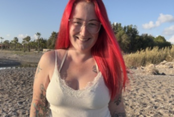 Redmilf, 32 Jahre, Pornodarstellerin Redmilf, 32 Jahre, Pornodarstellerin