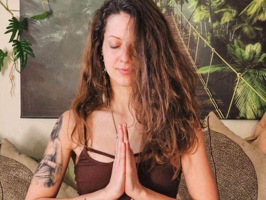 Eine nackte Yogastunde - Erotik Amateur