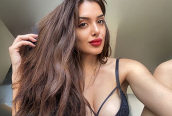 xxasiagirlxx ᐅ 23 Jährige Pornodarstellerin aus Frankfurt