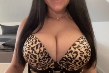 Jesicka19, 32 Jahre, Pornodarstellerin, aus Berlin Jesicka19, 32 Jahre, Pornodarstellerin, aus Berlin