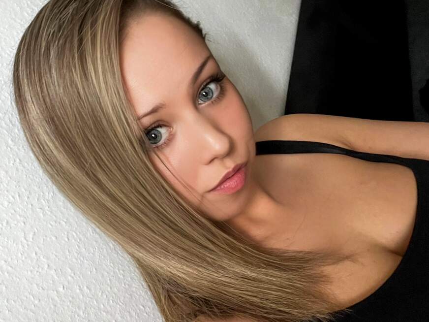 Mit meinem Vibrator gespielt - Erotik Amateur