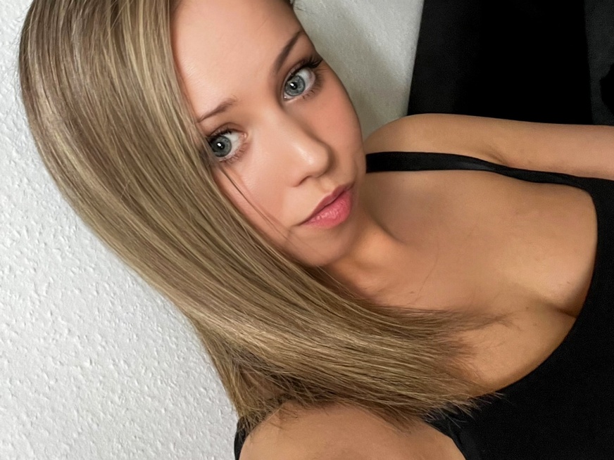 SugarAndDirty ᐅ 33 Jährige Pornodarstellerin