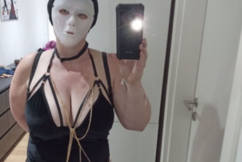 Tatjana-Belle, 44 Jahre, Pornodarstellerin