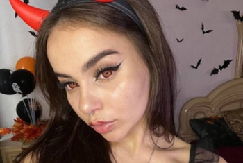 Lisellee, 19 Jahre, Pornodarstellerin, aus Latvia 