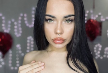 Lisellee, 19 Jahre, Pornodarstellerin, aus Latvia 