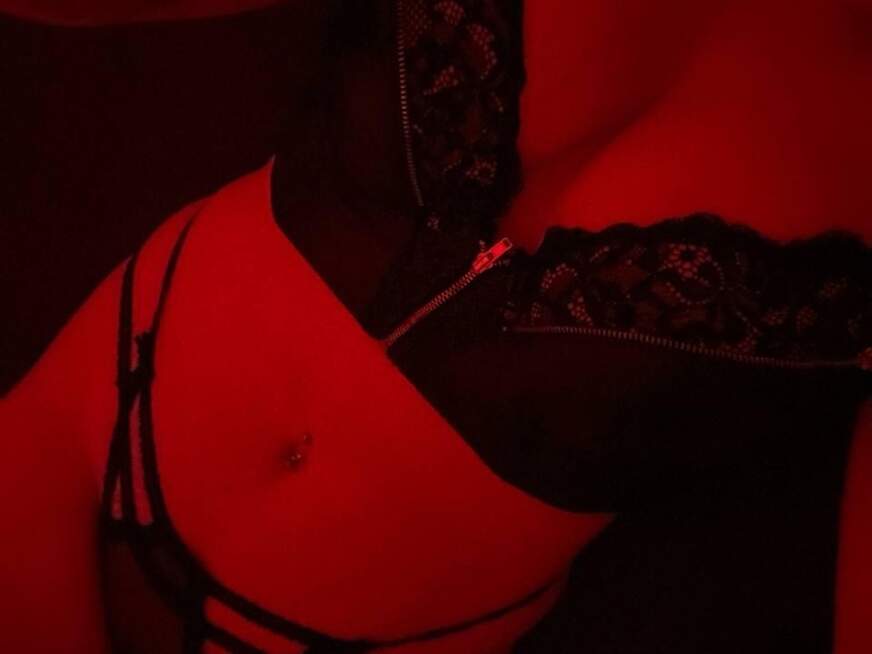 Ganz allein... und voller Lust - Erotik Amateur