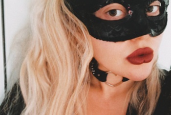 NaughtyVelvet, 29 Jahre, Pornodarstellerin