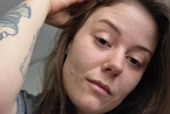 HotMilfMarie  Vergiss künstliche Filter – hier bekommst du 1,58 m pure, ungefilterte Natürlichkeit und Kurven, die süchtig machen. Nach außen bin ich die anständige Ehefrau und Mutter, doch hier zeige ich dir das hungrige M*****r, das niemand vermutet. Du denkst, du kennst das M*****n von nebenan, bis du meine eiskalte Wahrheit erlebst.